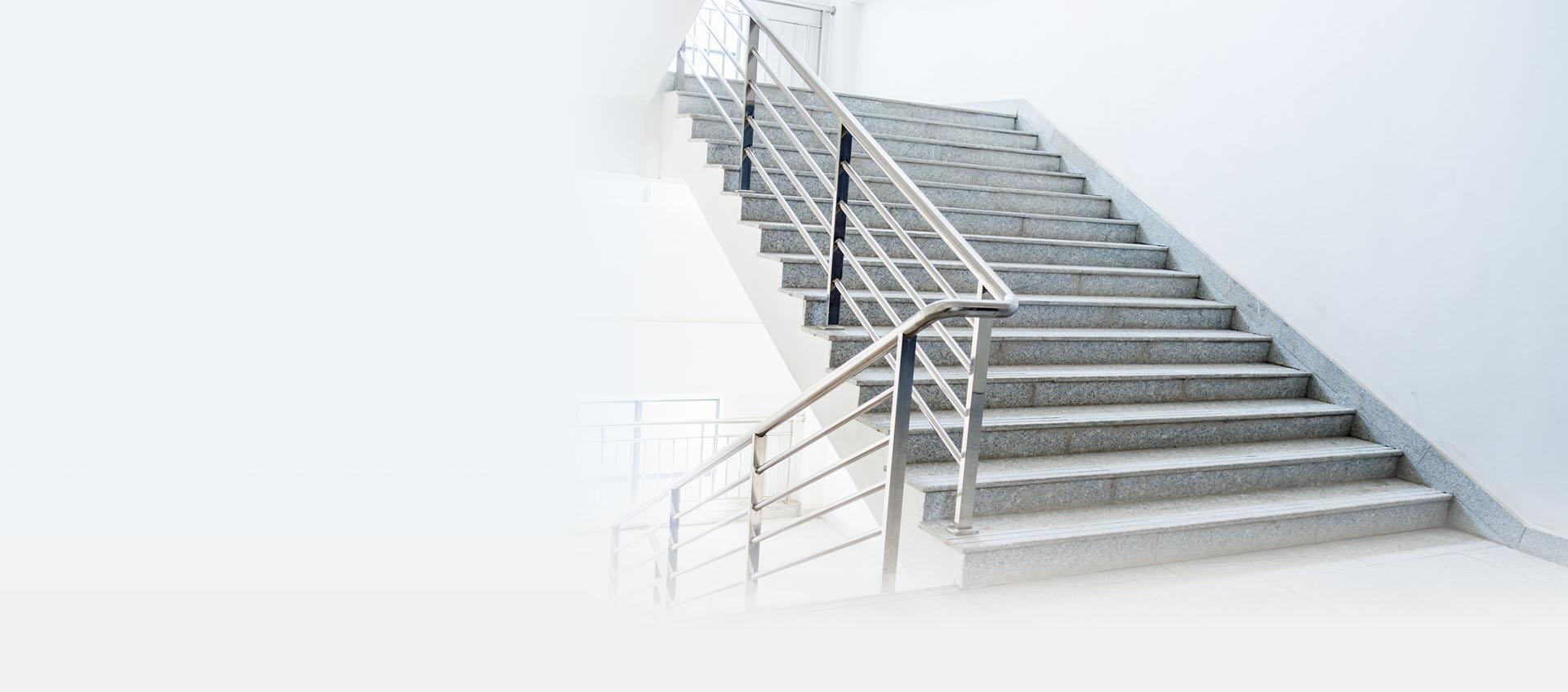 Szare schody